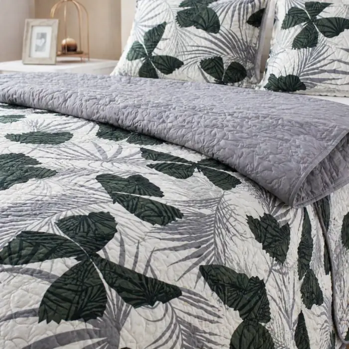 sobremcama botanica mariposas verde gris